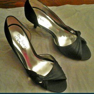Touch of Nina 8.5 M Black Heels in original box